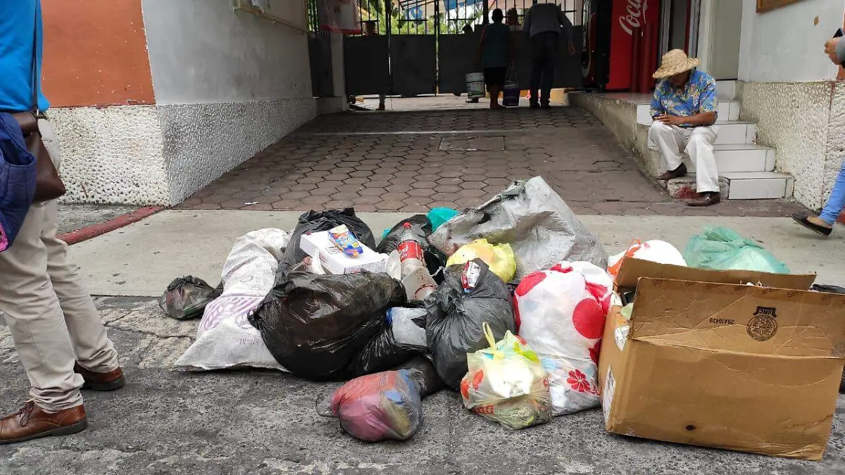 Basura en el ayuntamiento de Cuernavaca (4)